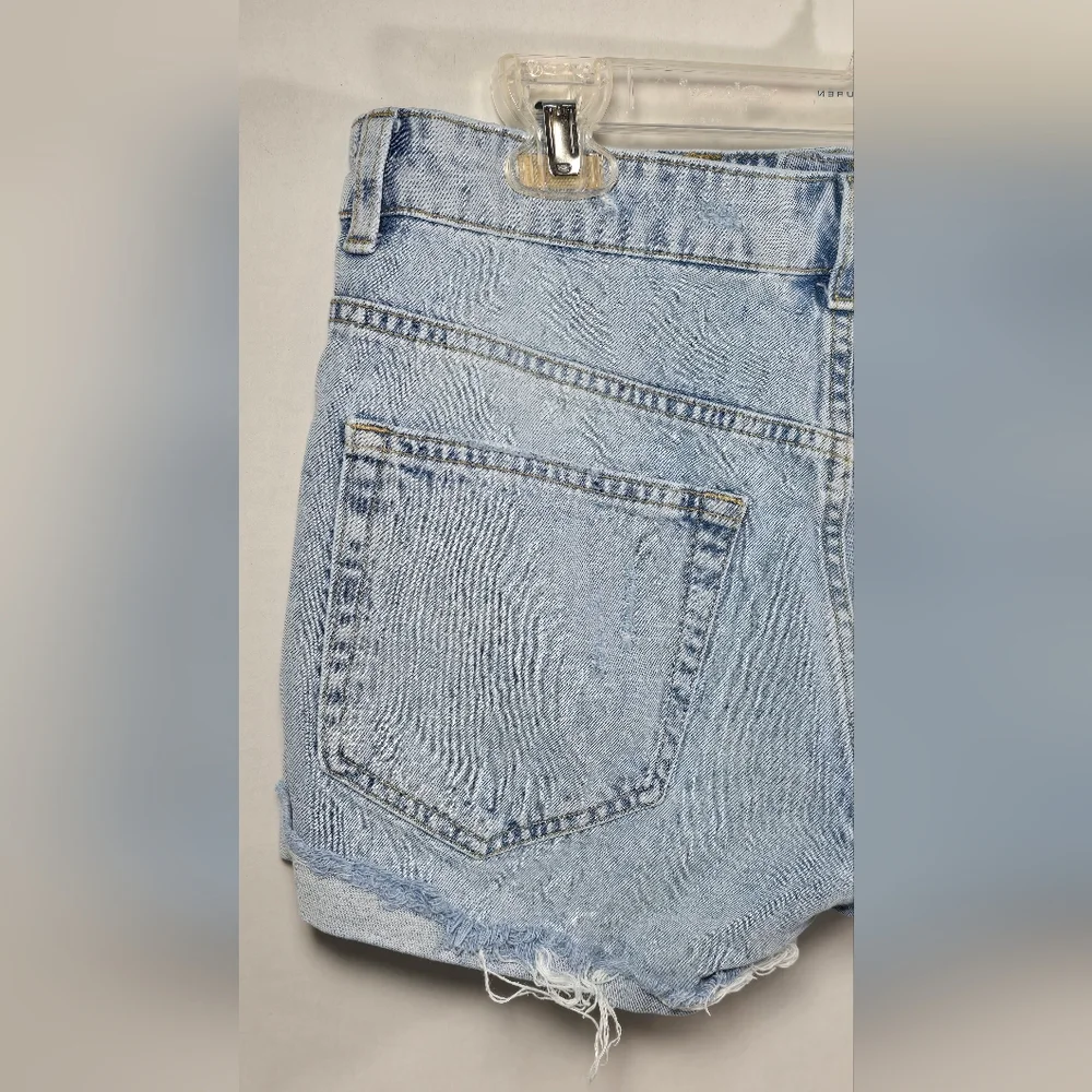 & Denim By H & M Boyfriend Shorts Distressed Women's Regular Waist Size 6